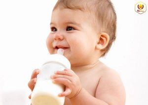 Đổi dòng sữa phù hợp với độ tuổi của bé